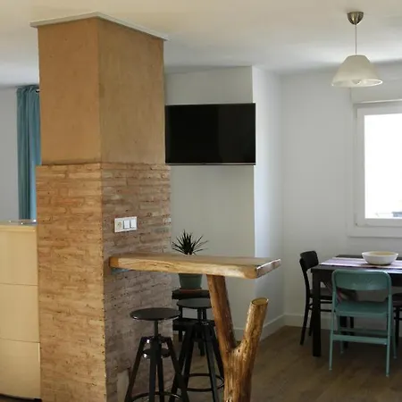 Aritxulegi, Ideal Familias Apartman